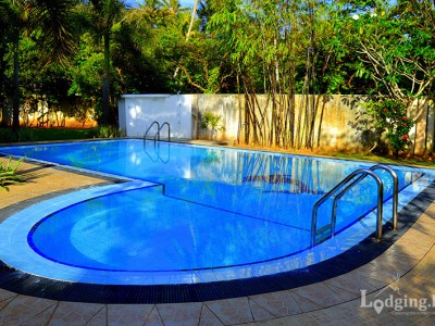 ahangama bungalow with swimming pool